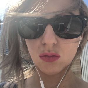 Meet your Posher, Perdita